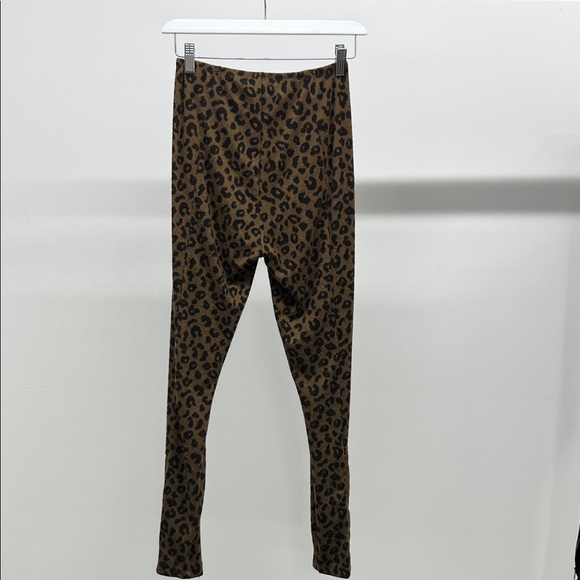 Leopard Print Leggings with Quilted Detail - Picture 9 of 9